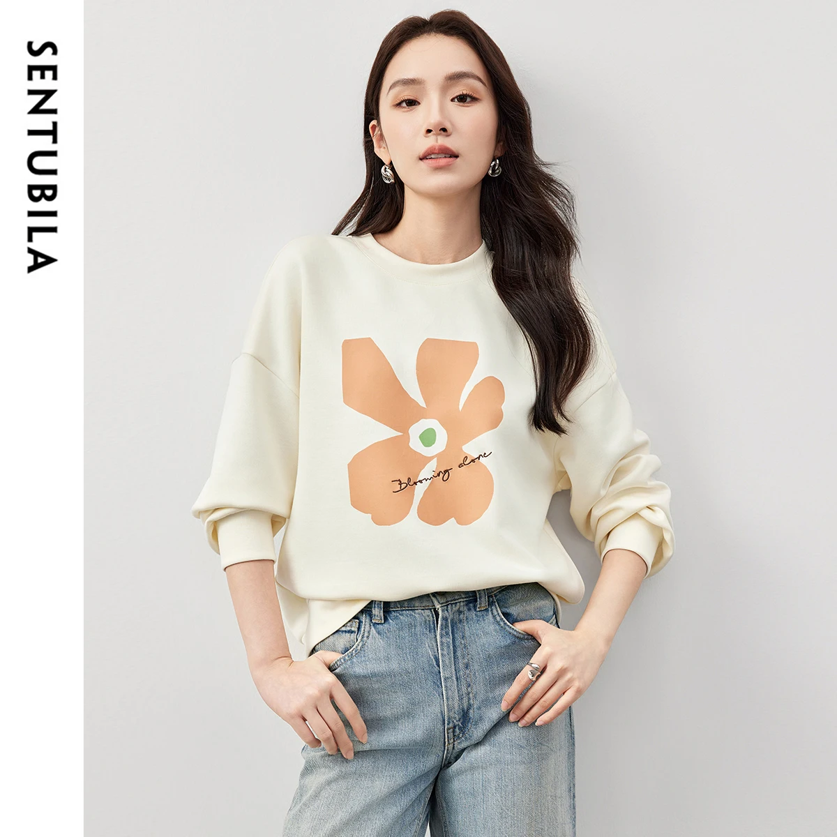 SENTUBILA Woman Casual Sweatshirt 2025 Autumn Fashion Loose Floral Print O Neck Pullovers Beige Apricot Long Sleeve Top151A58386