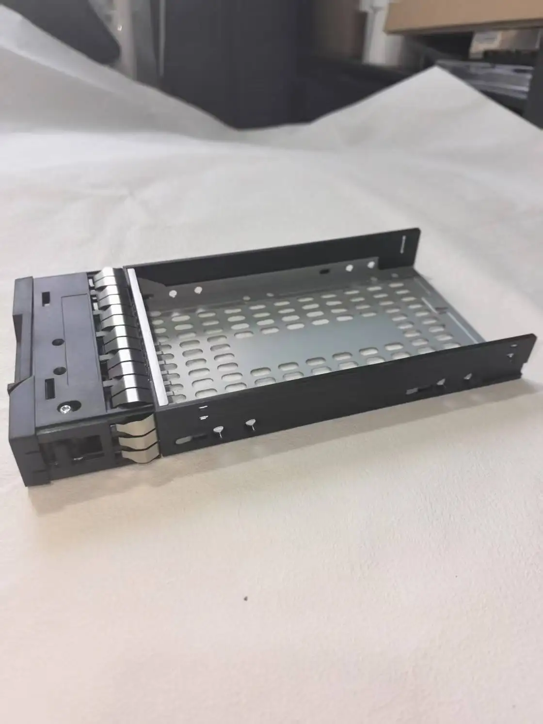 ถาดฮาร์ดไดรฟ์สําหรับ 3.5 "ไดรฟ์ลิ้นชักสําหรับ 2060 1060 P14406-001 Hotswappable กรณี 3.5 นิ้วถาด