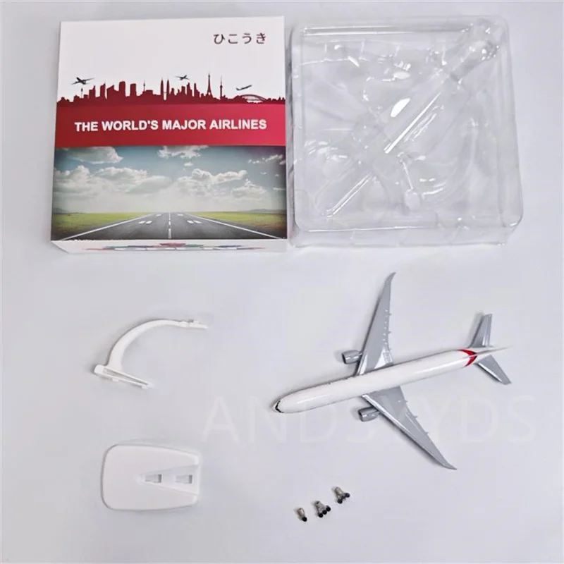 Scale Plane 20cm B777 Emirates Airways Diecast Metal Alloy Model With Airplane Stand Replica Enthusiast Aircraft Gift