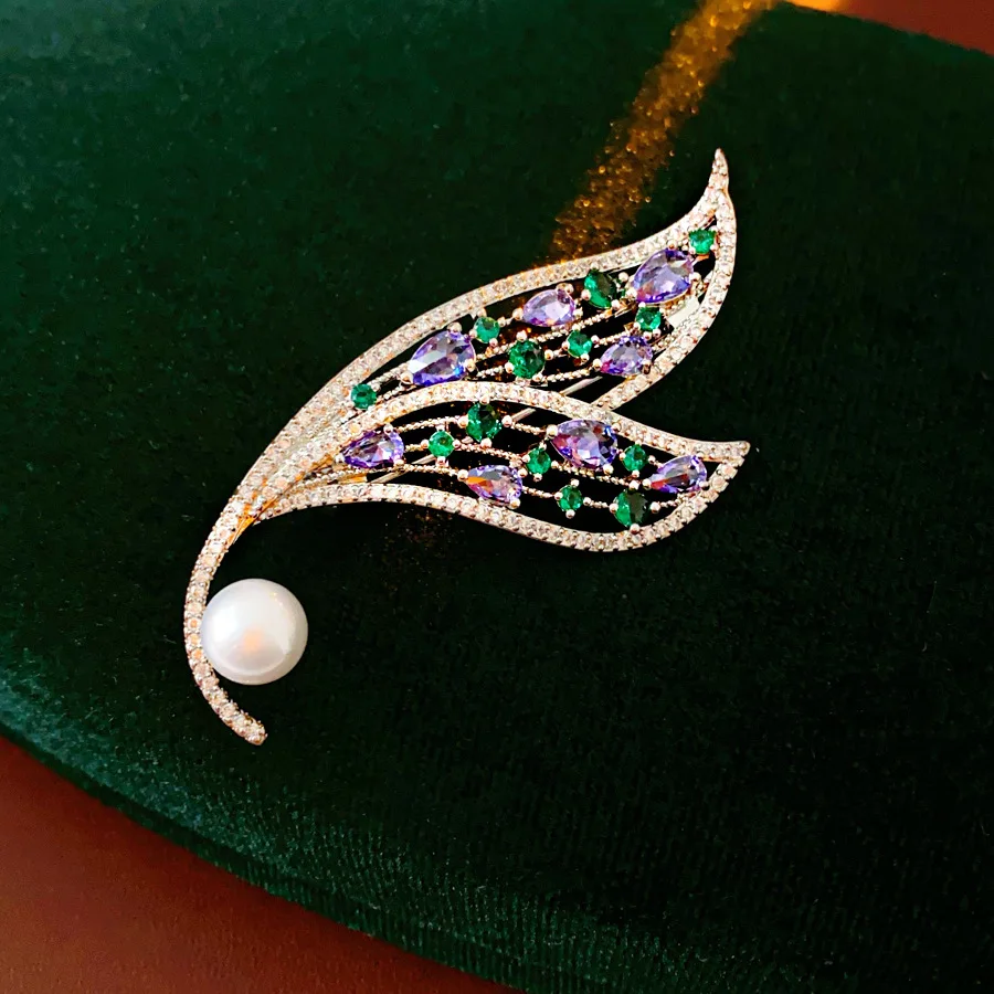 

Super Sparkly Leaf Hollow-Out Pearl Brooch Women's Elegant Daily/Party Jewelry High-Shine Accessory