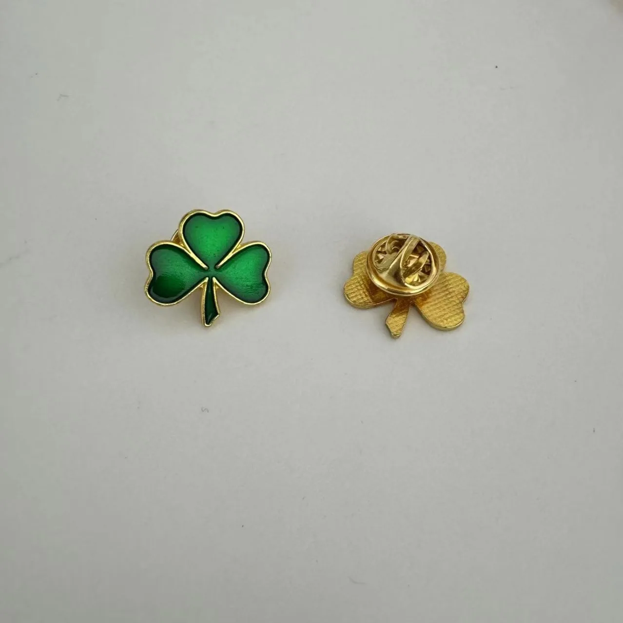 BC Custom St. Patrick's Day lucky clover brooch Irish festival alloy badge clothing decoration Wholesale