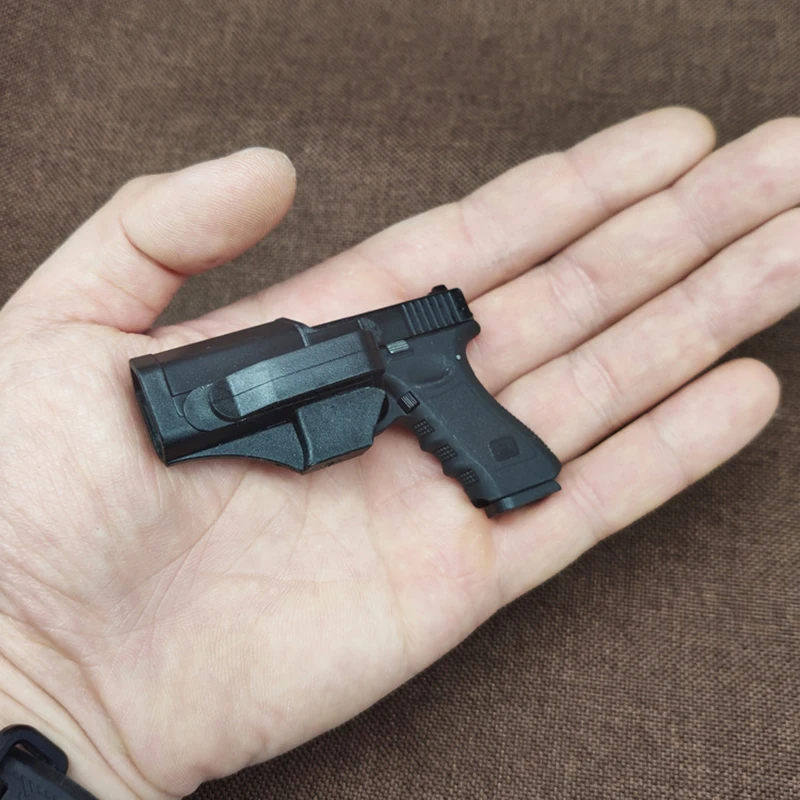 سلسلة مفاتيح معدنية بمقياس 1:3 Glock G17 مع حافظة من المفاجئة وغلاف بلاستيكي دفاعي #4