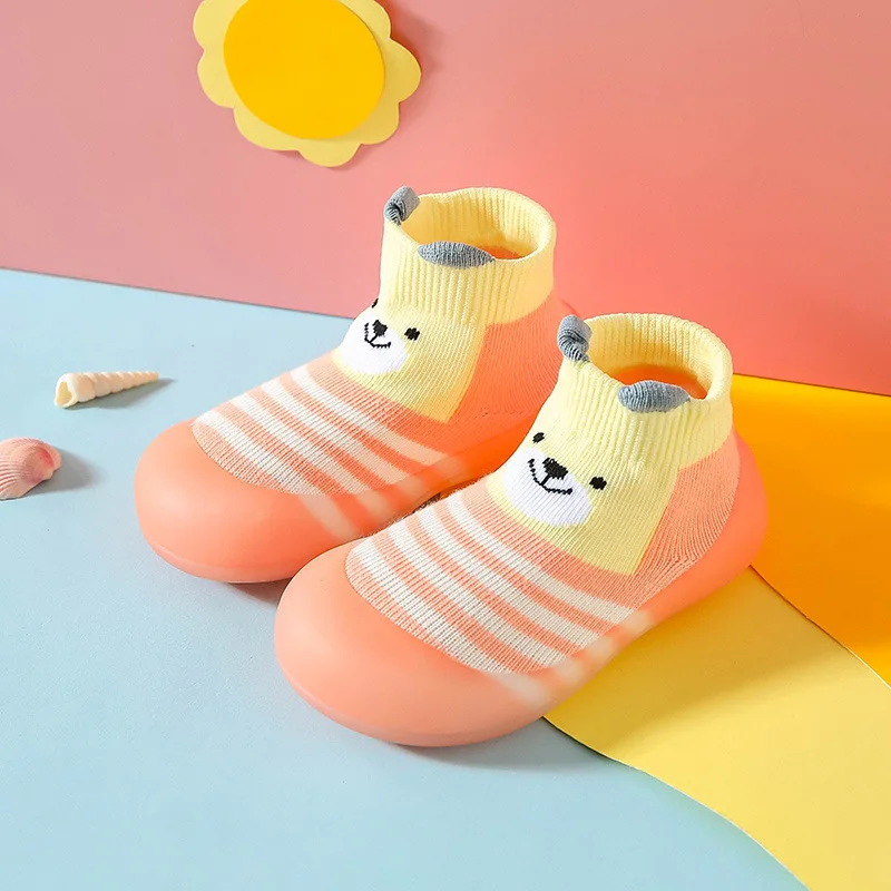 Neue bequeme und atmungsaktive rutsch feste Socken für Jungen und Mädchen, Baby-Sommer-Innen-und Outdoor-Kleinkinds chuhe mit weichen Sohlen