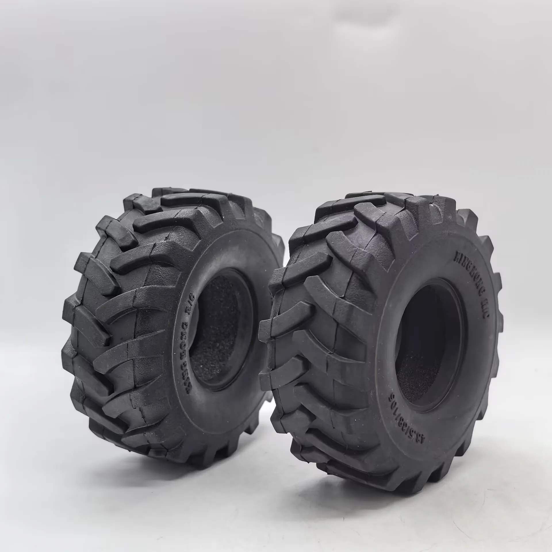 2 pcs Truck Simulation Herringbone Tire Pattern Tires for 1/14 Tamiya SCANIA 770S R620 VOLVO BENZ Arocs MAN TGX Car Accessories