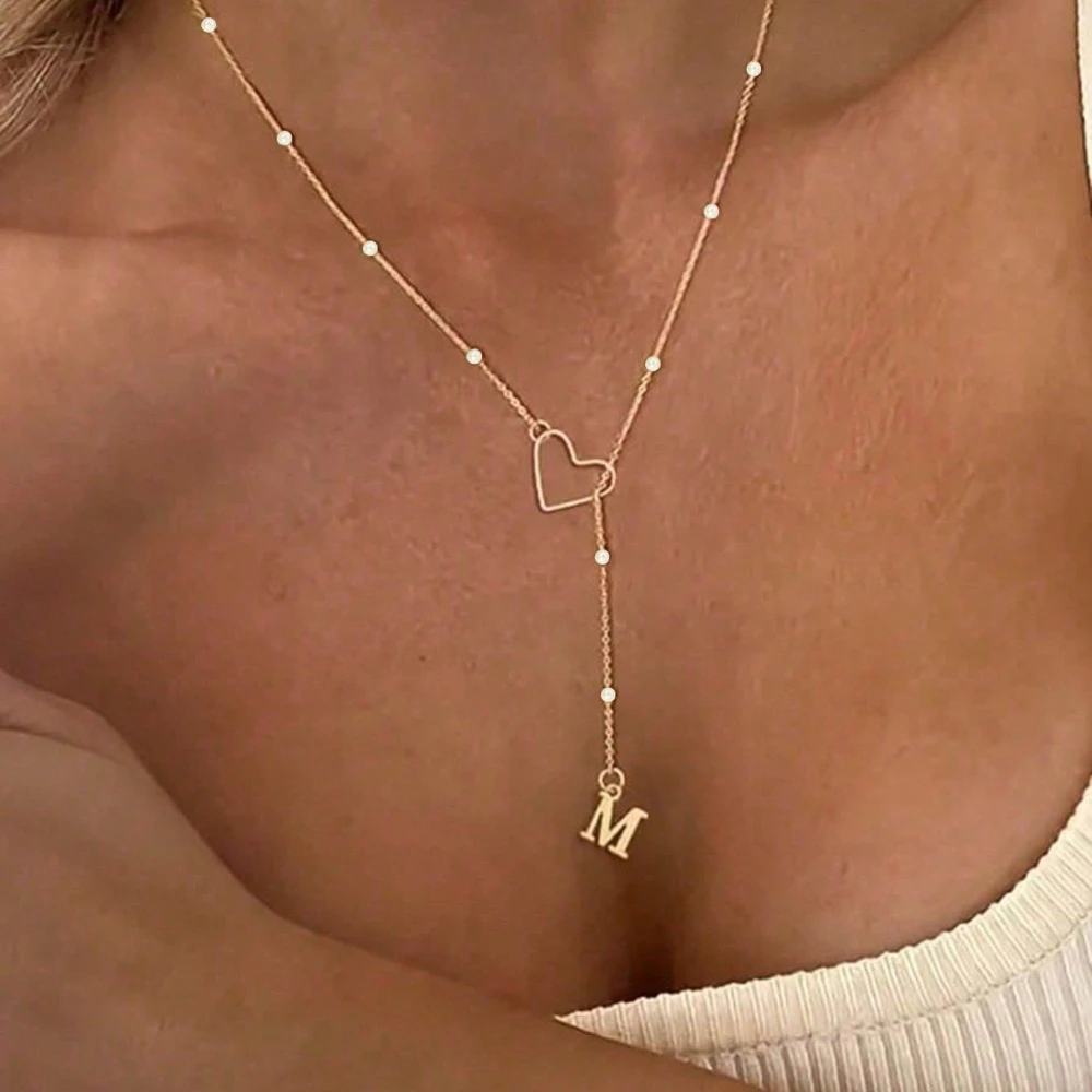 Delikatny pozłacany naszyjnik ze stali nierdzewnej z zawieszką w kształcie serca z literą dla kobiet, choker z inicjałami, prezent dla dziewczyny, mamy.