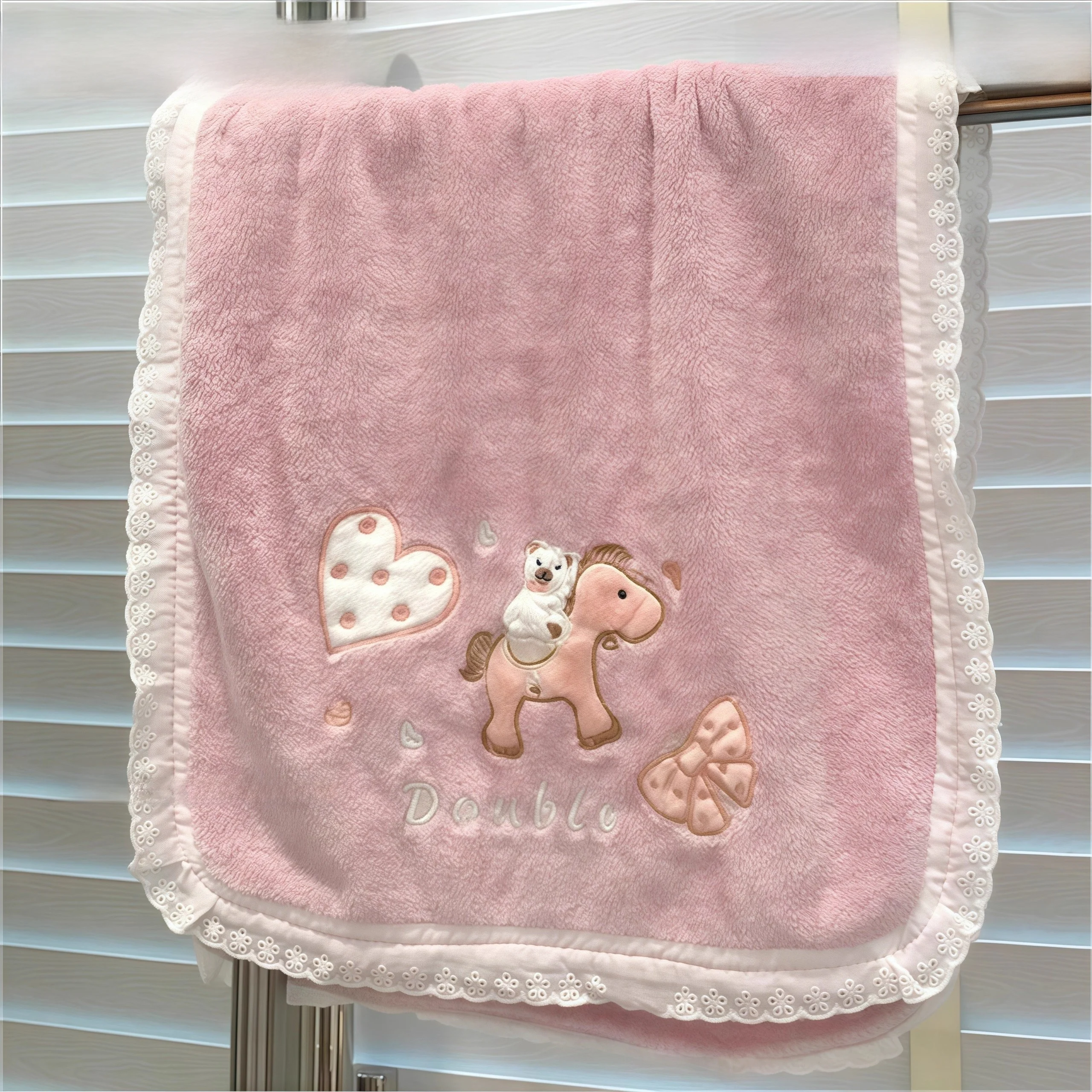 愛らしい刺繍入りコーラルフリースバスタオル、柔らかく速乾性があり、毛羽立ちなし、自宅寮の入浴時間、カップル用