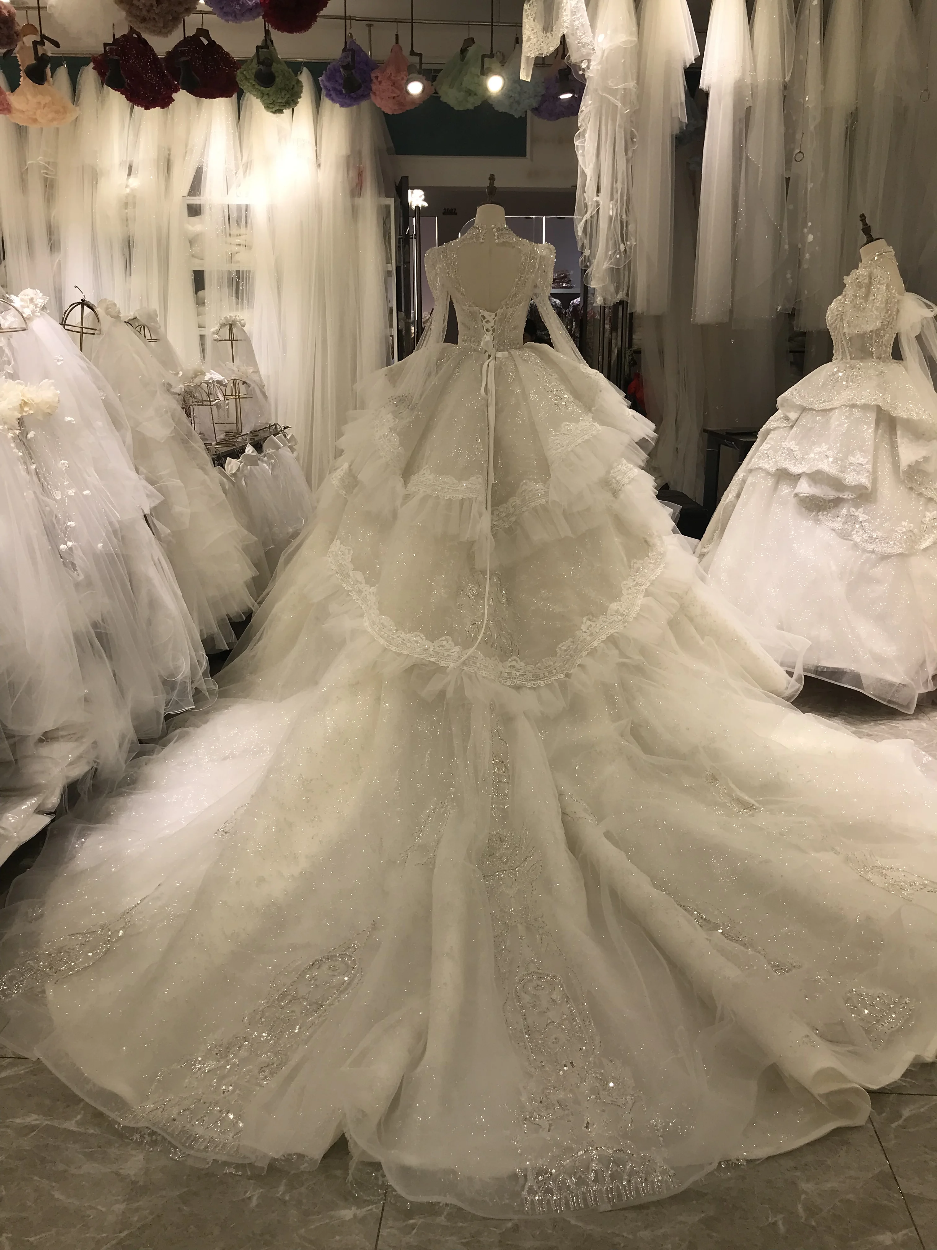 Kisswhite Bridal Green Collection Luksusowa suknia ślubna z błyszczącymi kryształami Suknia balowa wykonana na zamówienie Suknie ślubne