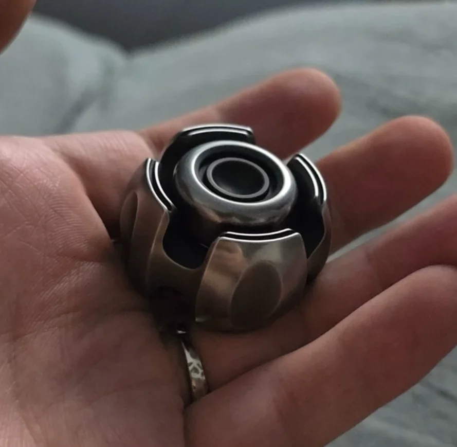 Used EDC Lautie stainless steel spinner Fingertip gyroscope Decompression toys