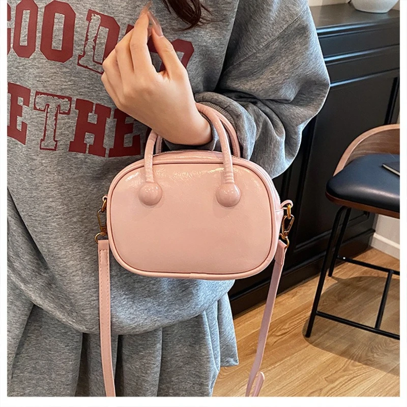 

Корейская версия легкой компактной сумки через плечо в стиле ретро, нишевый дизайн, текстура для пожилых людей, сумка через плечо с косым крестом