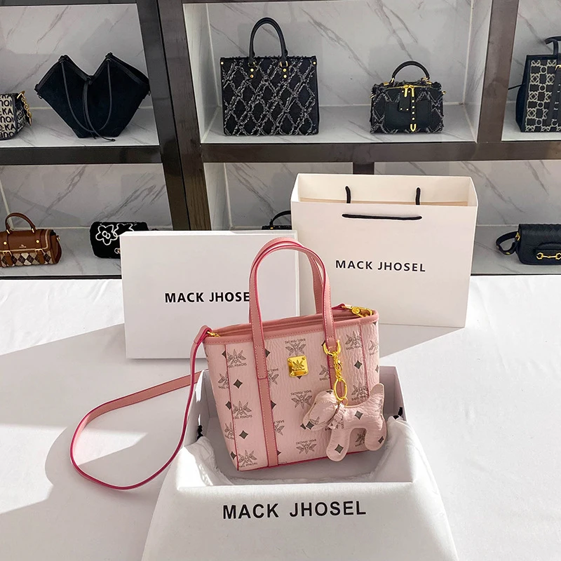 

High-quality pink bucket bag with large capacity, suitable for shoulder or crossbody wear