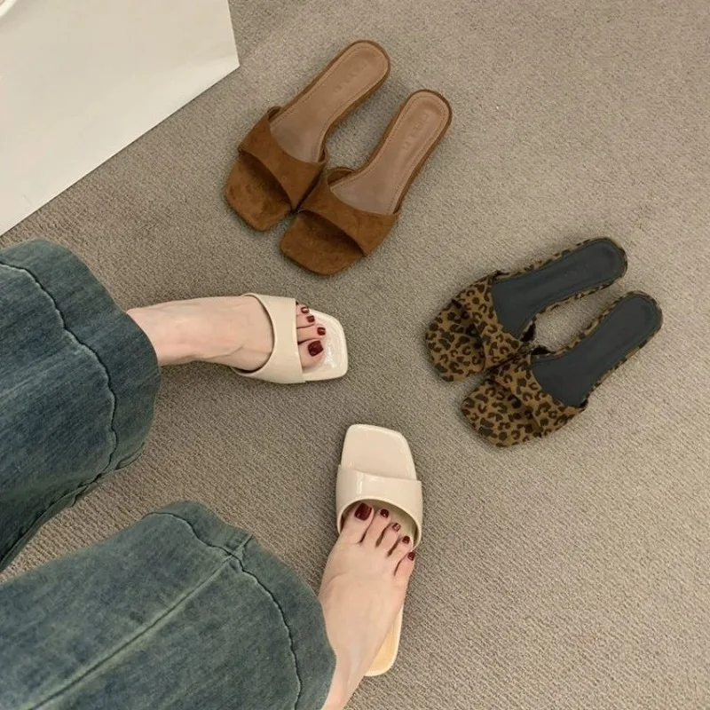 

Wedge low heel Slippers Women's Fashion Pointed Toe Open Toe Soft Sole Anti-slip Wear-resistant Kitten Heel Shoes