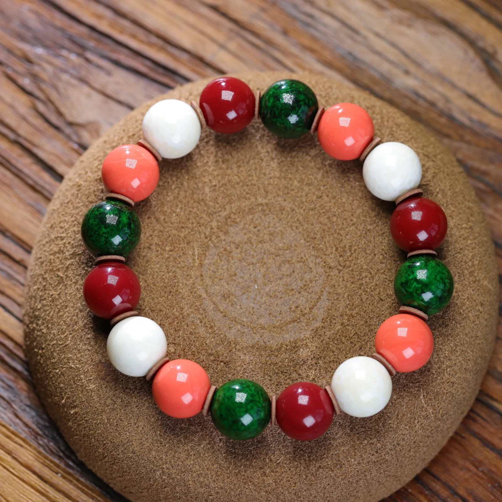 

Тибетские культурные игрушки, круглые бусины в этническом стиле, струны Дуо Бао, полный мозг, собранный рог, имитация коралла, персонализированные струны «сделай сам»