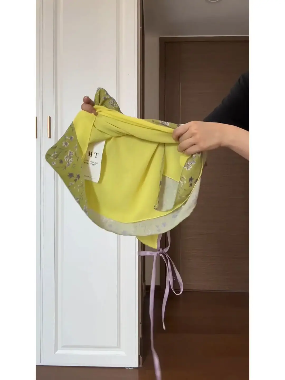 تنورة برباط على شكل زهور خضراء للسيدات لصيف 2025، تنورة مطبوعة على شكل حرف A، تنورة متوسطة