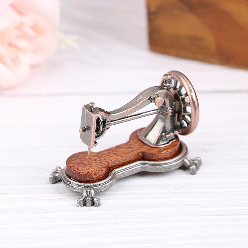 1Pc Dollhouse Miniature Sewing Machine Model 1:12 Mini Furniture Tailor Toy Doll House Decor Accessories
