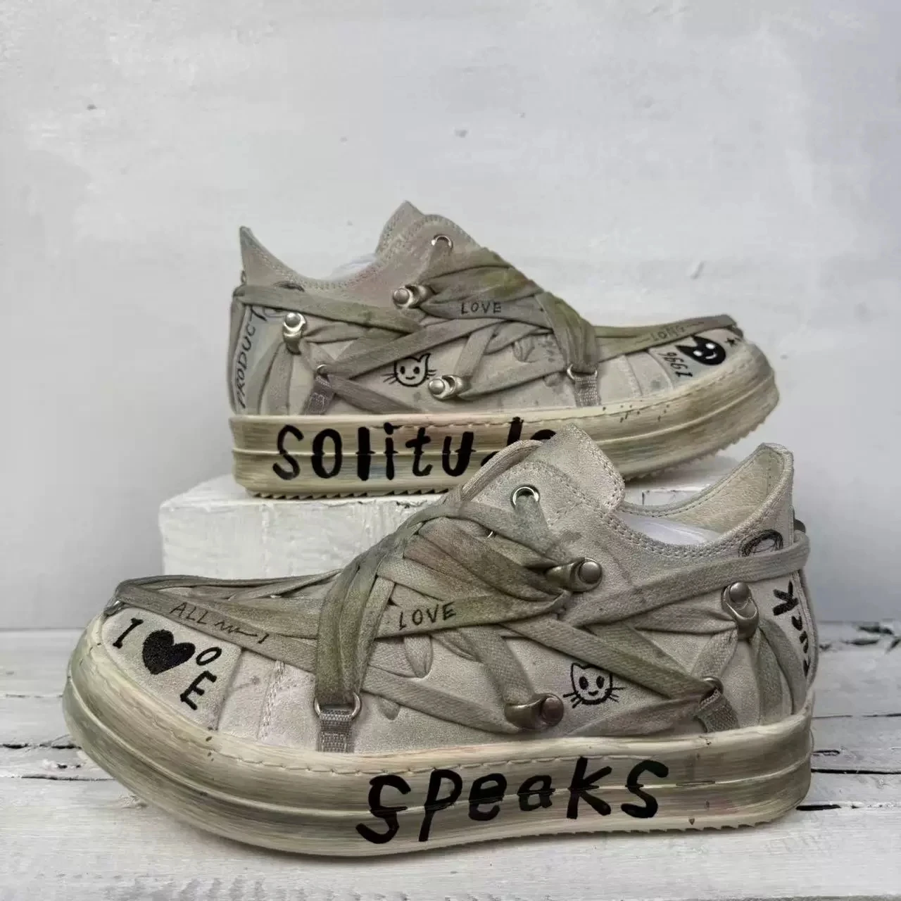

Remark Artical Designer Personalized Customized Hand Painted Graffiti Vantage Canvas Trainer Sneakers Crazy Lace Boots