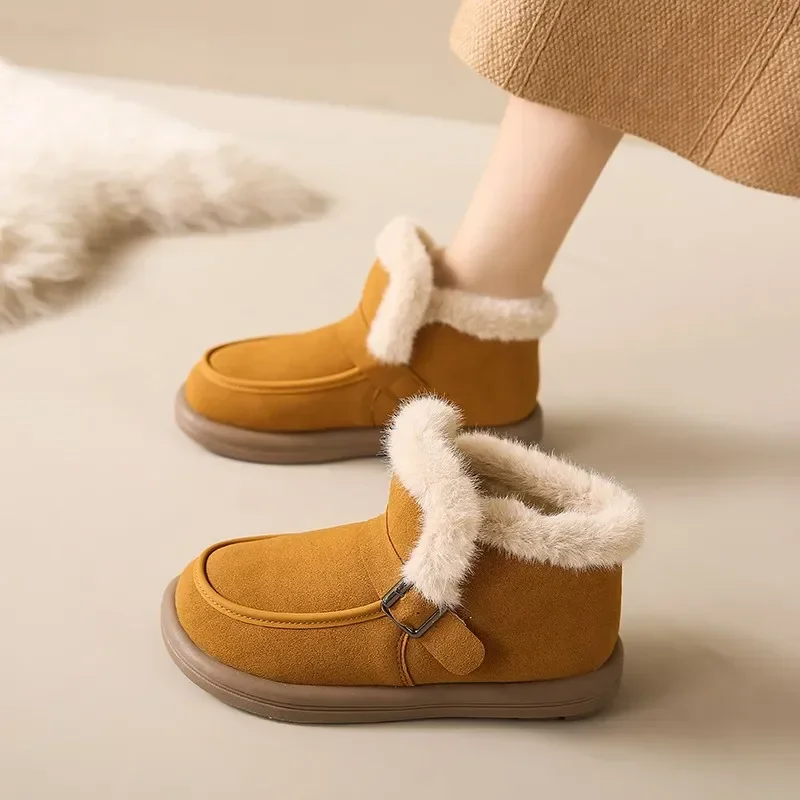 Scarpe basse Casual da donna di grandi dimensioni di alta qualità 2023 nuovo Design con fibbia ad ardiglione stivali da donna corti in peluche invernali Zapatos De Mujer