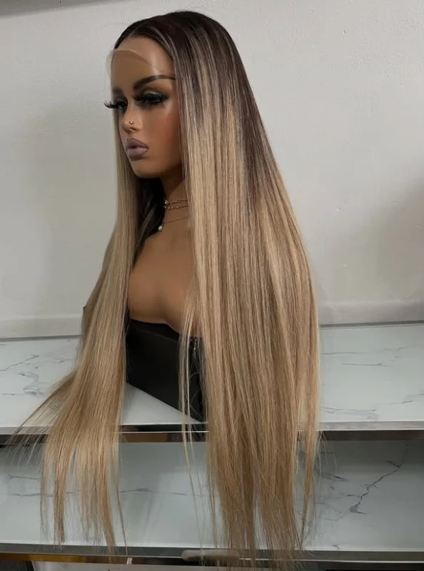 Wig Rambut Sintetis Ombre Pirang Kotor Lurus Lace Frontal 13x4 Pirang Abu Gelap dengan Akar Gelap Wig Akar Gelap untuk Wanita