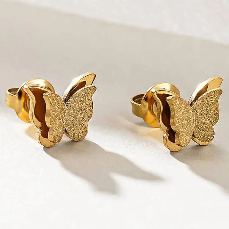 Huitan Ohrstecker im frischen Stil mit Schmetterlingsmotiv aus Edelstahl für Damen, Hochzeit, Party, Tier-Accessoires, bezaubernder, eleganter Schmuck