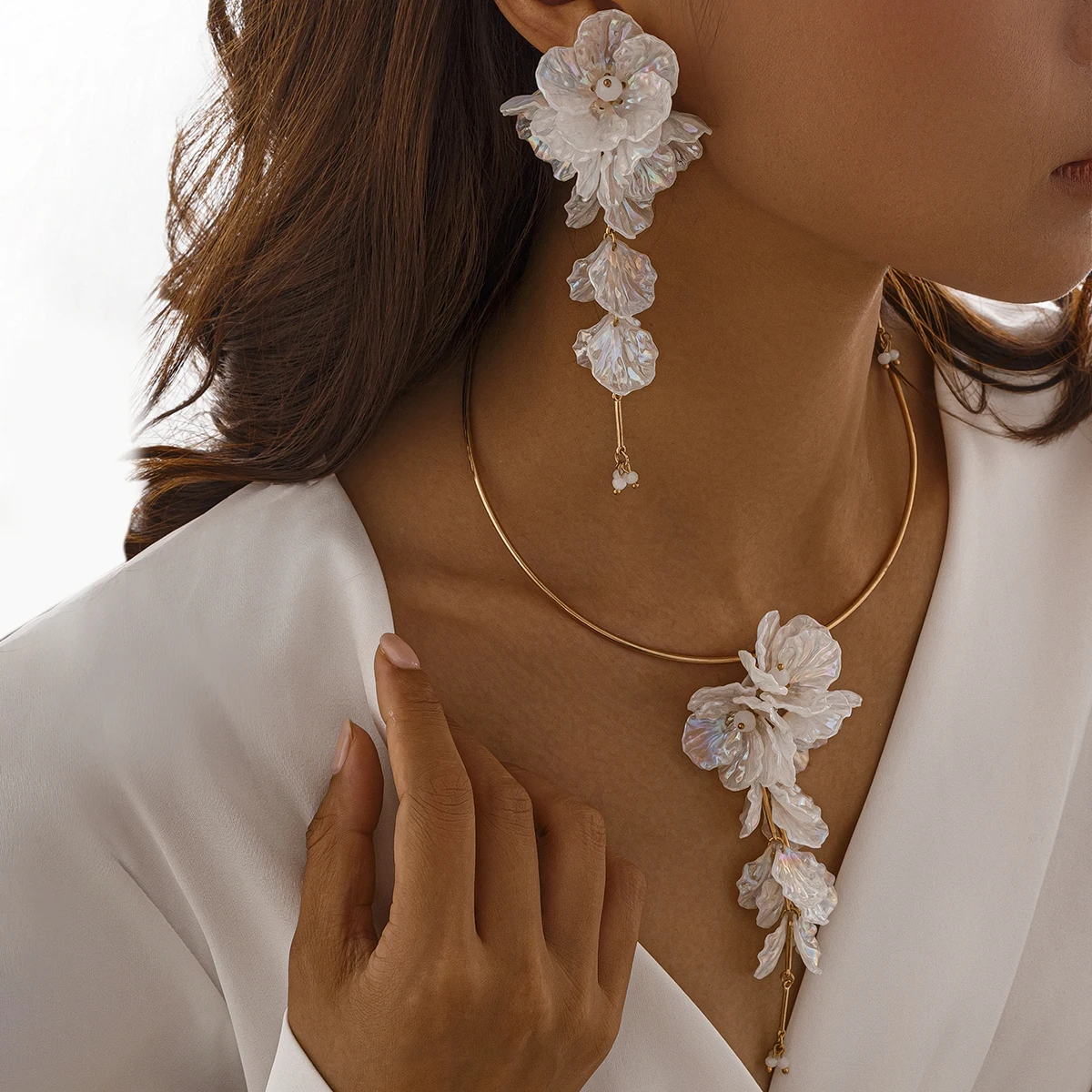 Creative Punk Torques Chain Necklace and White Flower Drop Earrings Set