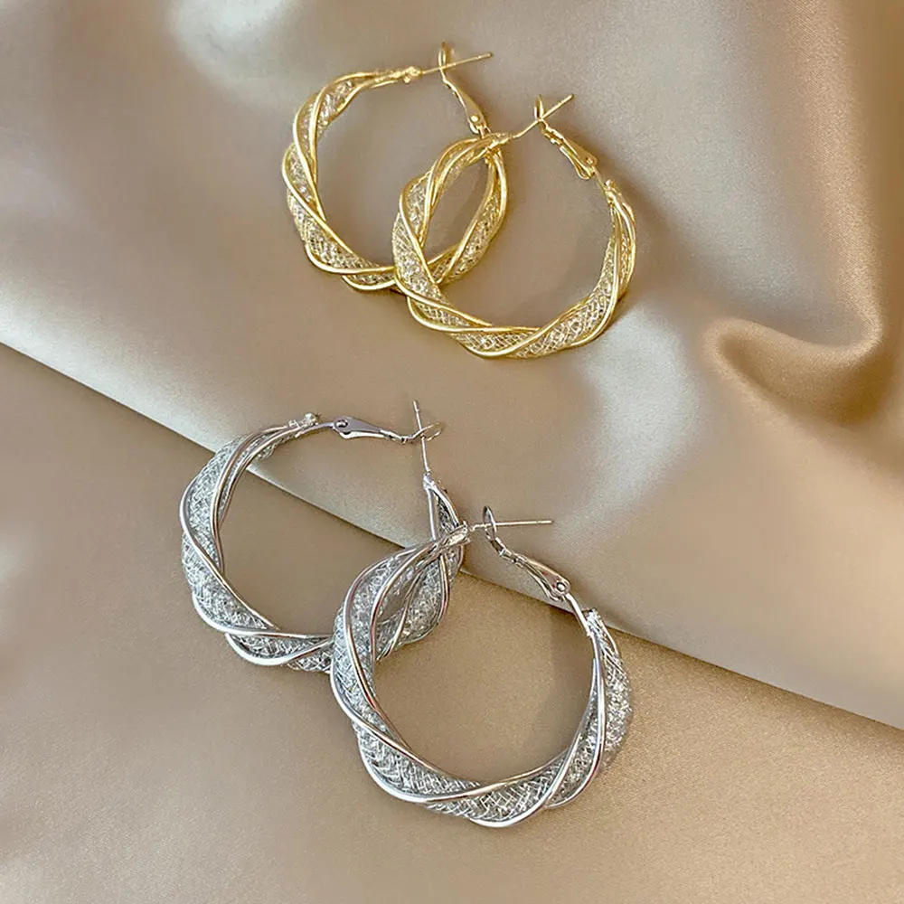 Elegant Shiny Mesh Design Rhinestones Hoop Earrings Vintage Gold Color Mobius Twisted Round Earrings Women's Jewelry
