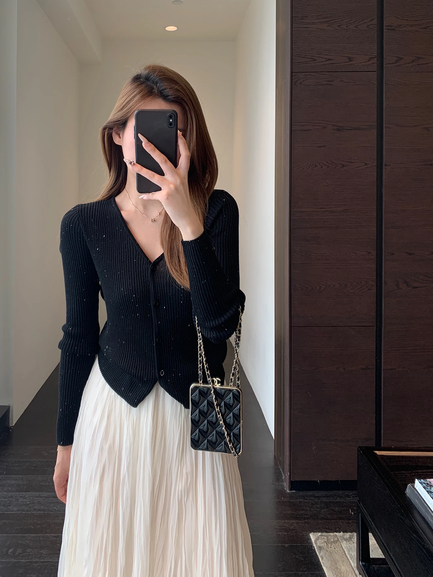 

Женский приталенный кардиган AMR UU из блестящего трикотажа, весна-лето, новый стиль, модный, элегантный, с длинным рукавом, V-образный вырез