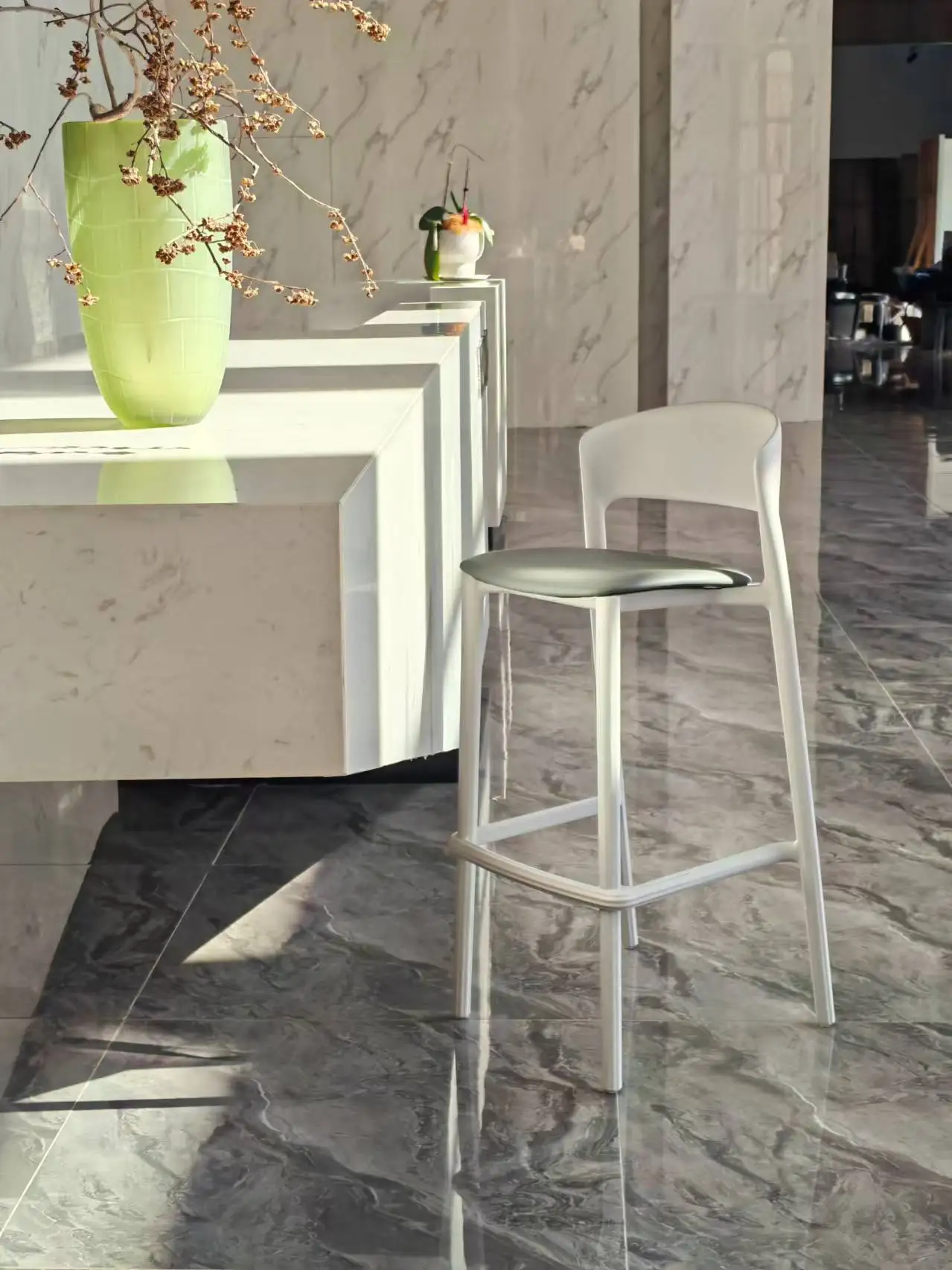 

Nordic Modern Design Plastic Cushion High Coffee Restaurant Bar Stool Chair Bar Furniture Sets with Backrests