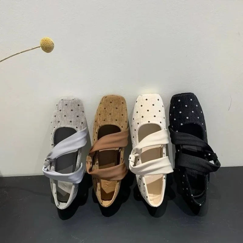 2026 New Retro French Style Flat Shoes Women's Low Heel Slip-On Dots Pattern High-End Feeling Modern Minimalist Style Mary Janes - view 6
