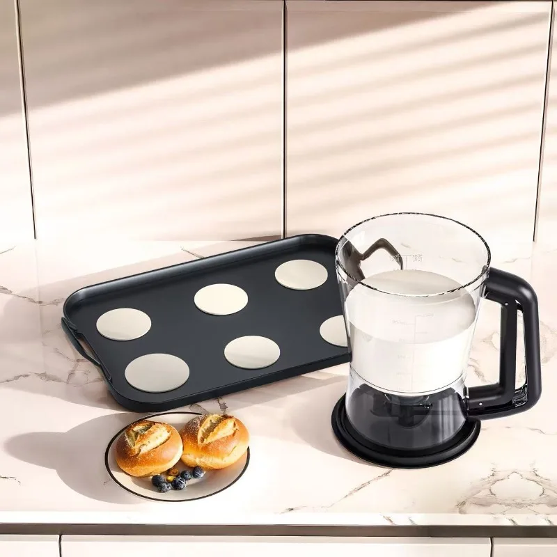 Portable funnel-style batter and egg liquid dispenser multi-functional baking long-mouthed and pointed-mouthed measuring cup