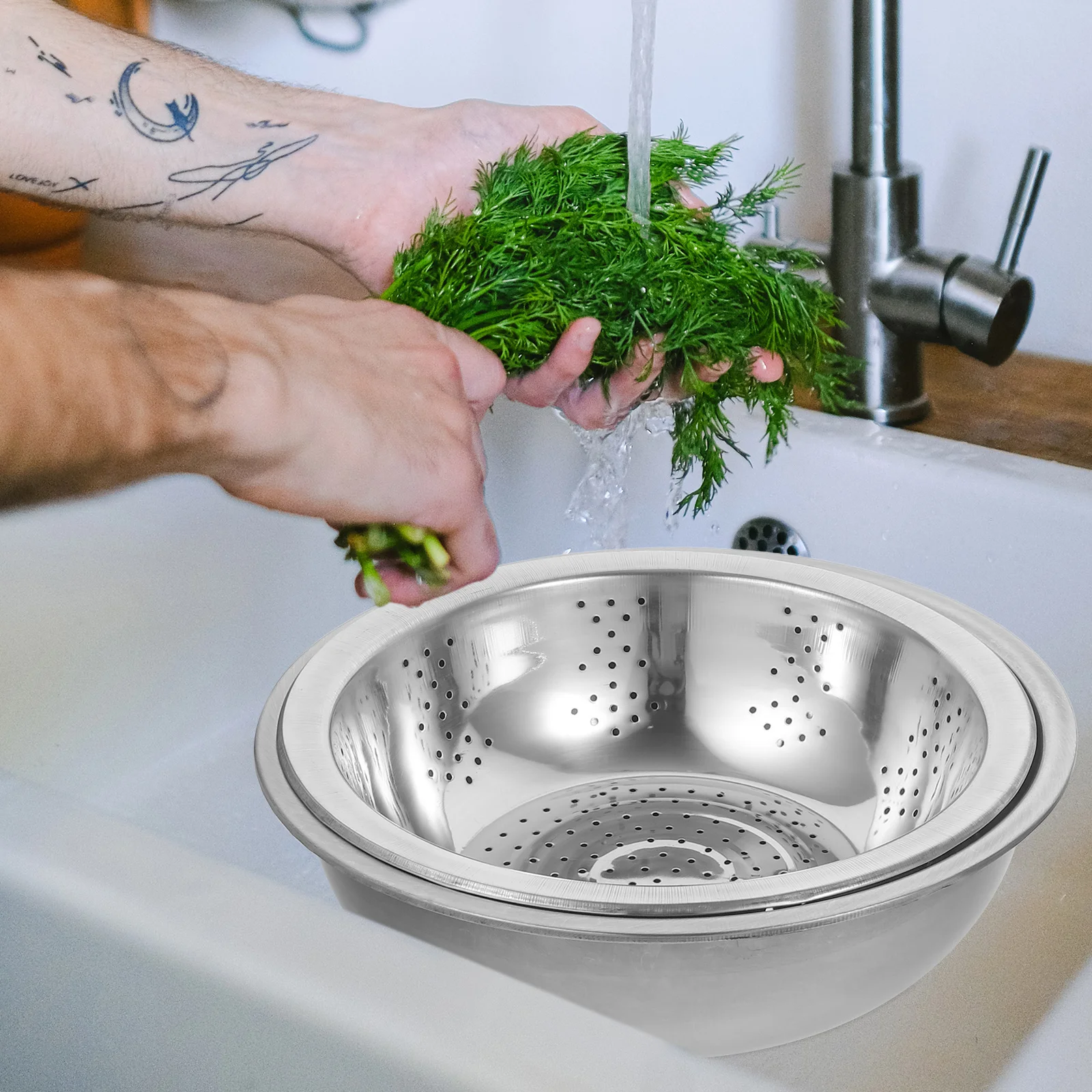 

5Pcs Metal Vegetable Basket Stainless Steel Rice Washing Basin Drain Strainer Kitchen Storage Basket Multifunctional Fruit