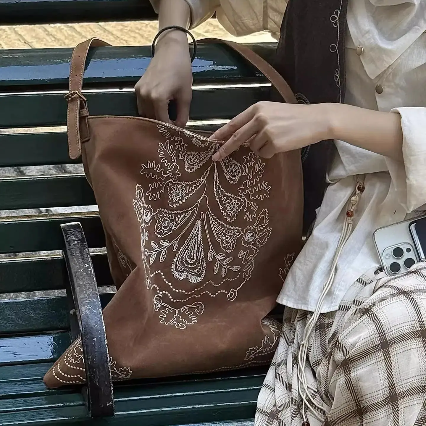 

Bohemian Embroidery Nubuck Leather Bags For Women High Capacity Handmade Shoulder Bag Casual Woven Totes Bag Shopping Clutch Han