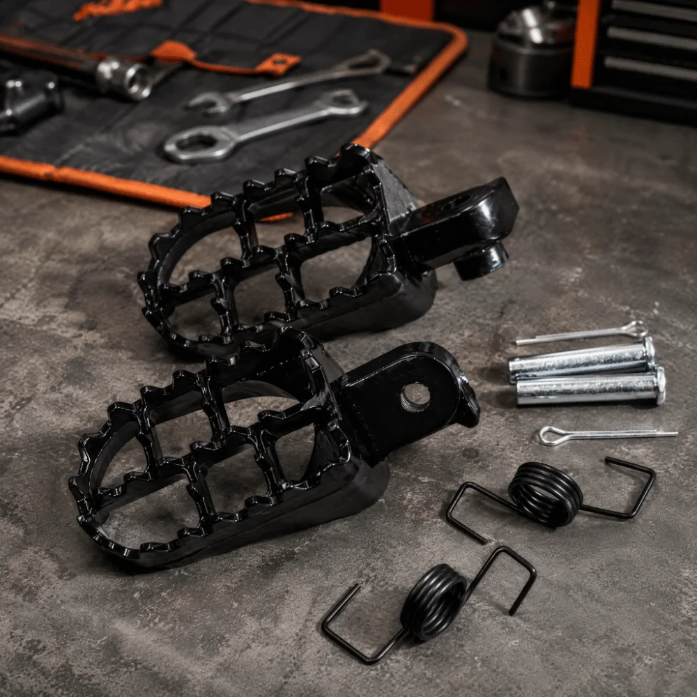 Aluminum Material Motorcycle Foot Pegs Spring Pin Hardware Footrest Pedals Dirt Bike Foot Pegs Set of Foot Pegs Wide Design