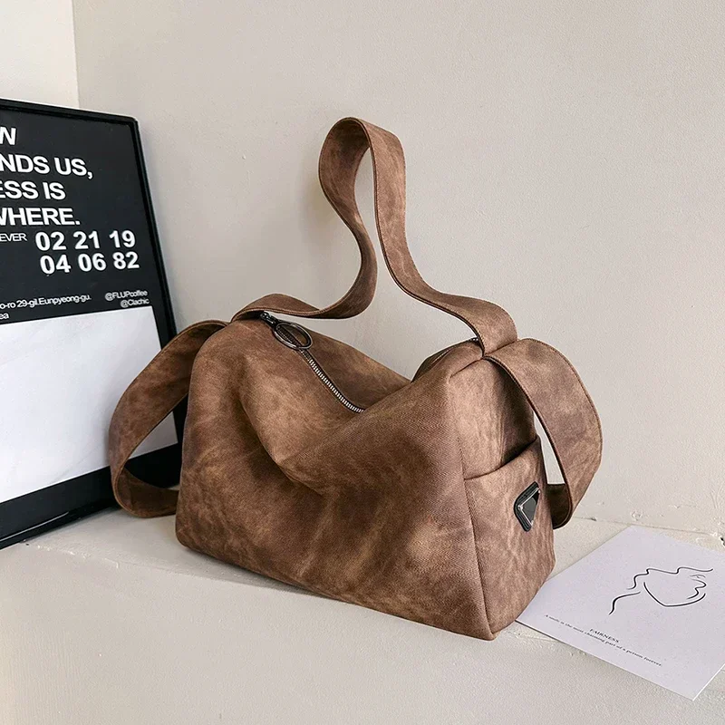 

2024, хит продаж, сумка из искусственной кожи большой емкости, однотонная простая модная сумка на молнии, мягкая универсальная популярная сумка через плечо