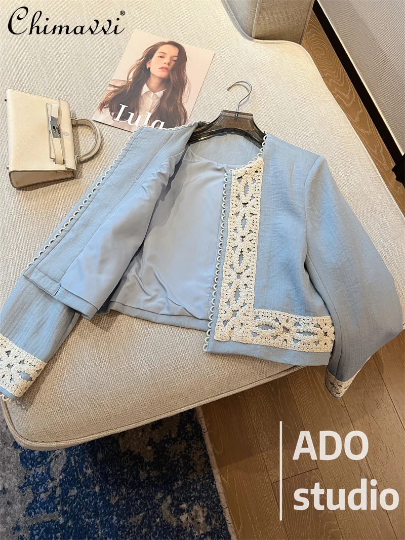 ライトブルー気質ショートコート女性の 2025 春と秋の新ファッションレース長袖スリムフィットジャケットコートオールマッチ