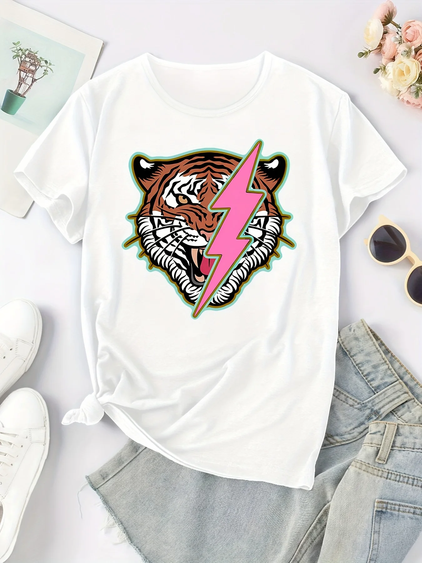 Tiger Head & Pink Lightning Print T-Shirt, Fashion Casual Crew Neck Short Sleeve Sport T-Shirt, Casual Daily Tops