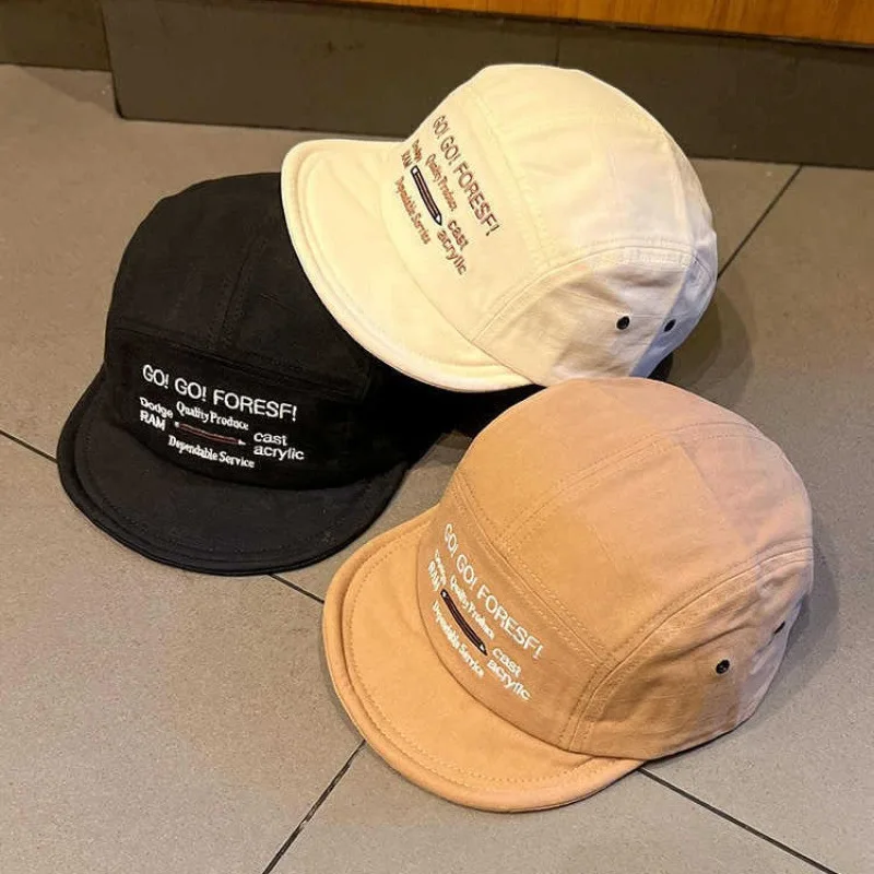 

Japanese Style Flat Brim Peaked Cap Fashion Embroidery Letters Adjustable Strap Unisex Bucket Hat for Summer Travel