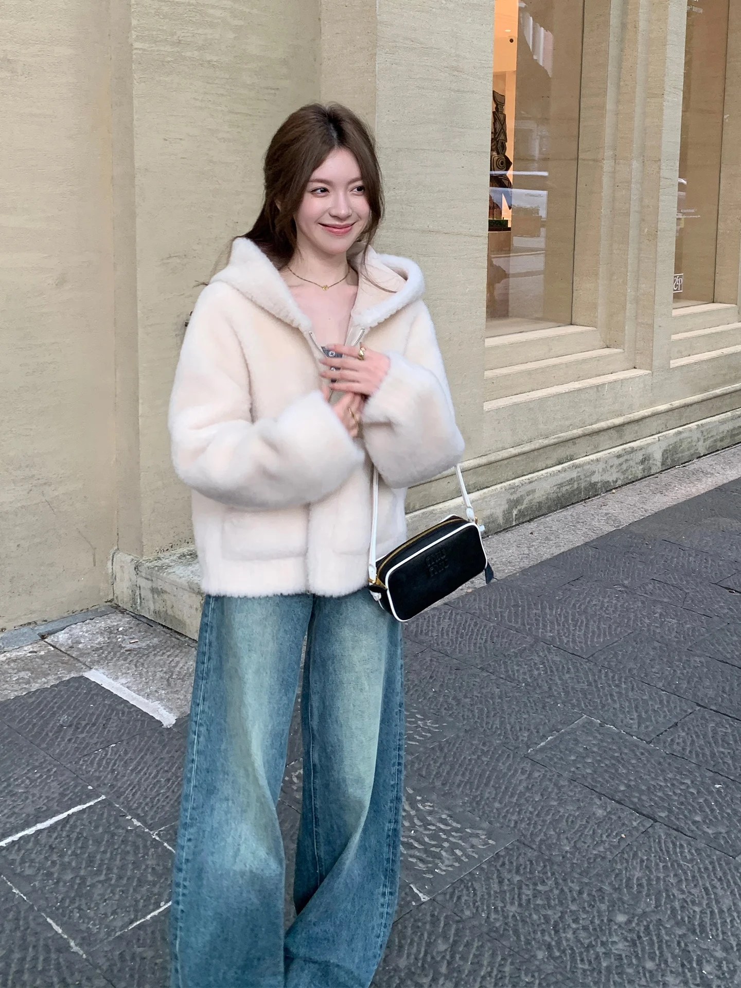 

Женская шуба из меха ягненка, верхняя одежда из интегрированной кожи и волос, удобная теплая ветрозащитная корейская шапка на молнии