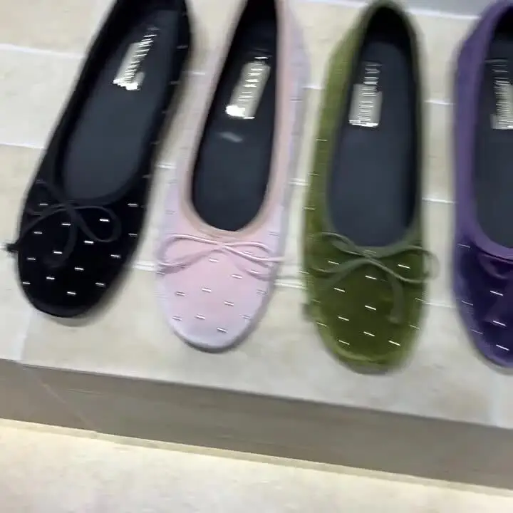 ローヒールボウノットシューズ女性-2026-リベットスタッドバレエフラット女性の靴浅い口蝶新しいレトロバレリーナドレス