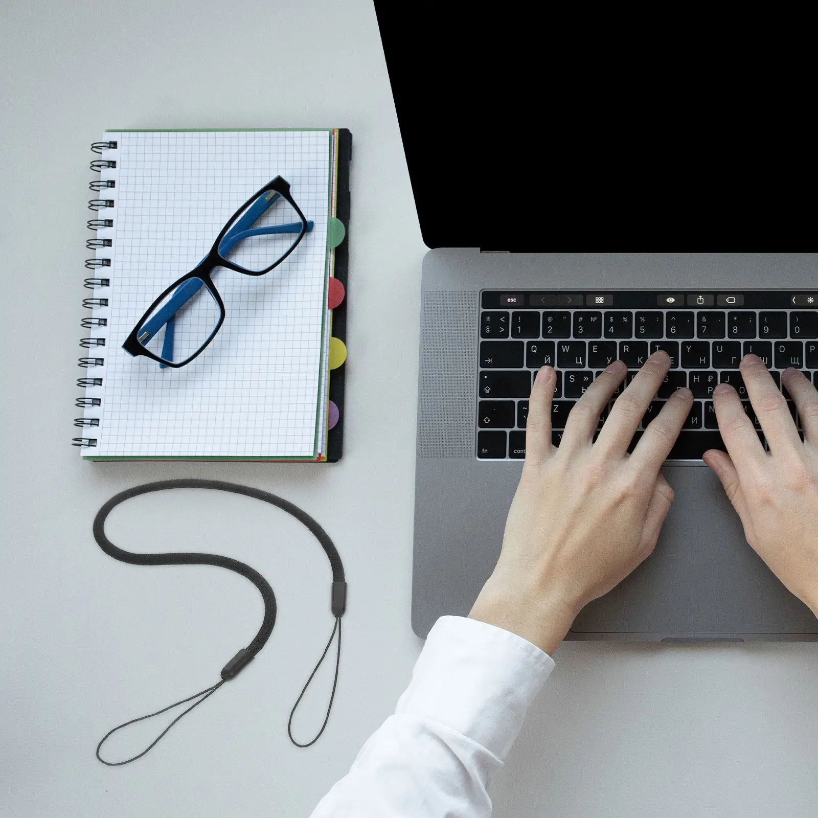 

Набор из 8 эластичных шнурков для бейджей с выдвижным держателем для ID-карт, длинный ремешок на шею, держатель для ручки/стилуса для офиса, школы и профессионалов