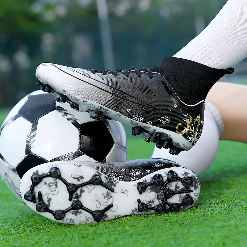 High-top Football Shoes Mens Soccer Cleats Outdoor Lightweight Training Boots Ground Athletic Football Boots for Men and Women