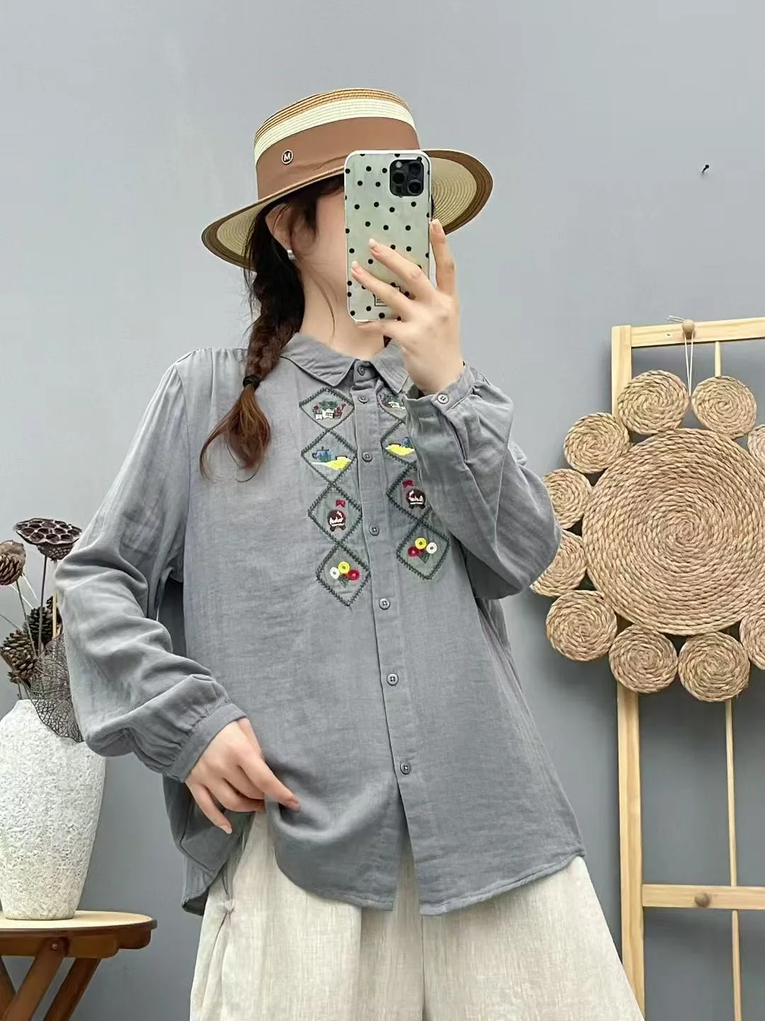 綿100％糸シャツ レディース ターンダウンカラー ルーズトップス ガールズ オフィスウェア 女性 長袖 刺繍ブラウス