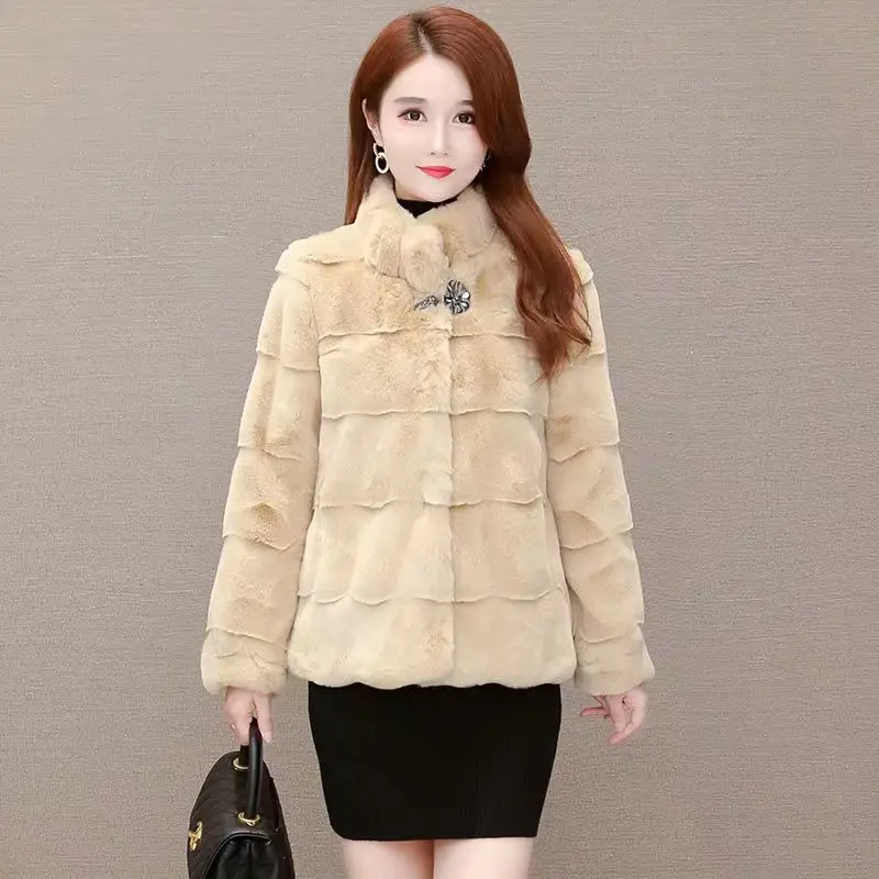 Ln Autumn Winter, Haining's New Mink Velvet Coat Is Short, Fashionable, Relaxed Casual, And High-end Temperament Coat .