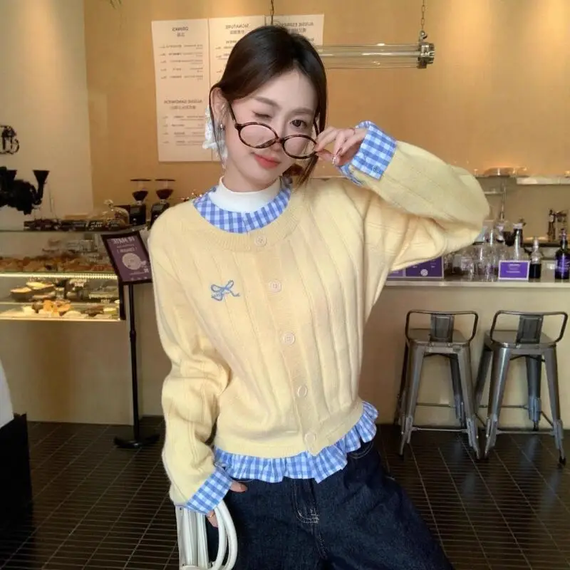 

Модный женский клетчатый лоскутный свитер с бантом и вышивкой, кардиган, вязаная верхняя одежда, свободный крой, повседневный осенний хлопковый вязаный свитер