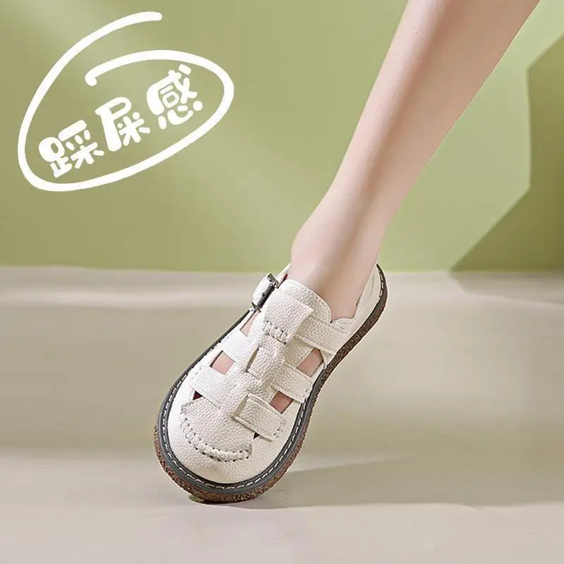 

Fashionable Flip-top Sandals for Women in The Summer of 2025, Retro, Perforated, Breathable, Simple and Soft-soled Roman Sandals