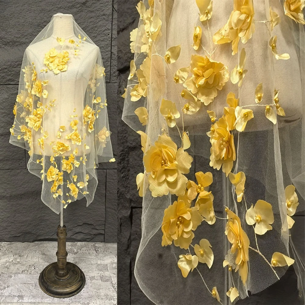 

Желтый тюль с 3D цветком, кружевная ткань | Тяжелая вышивка бисером | Свадебное платье Женский костюм Дизайнерская ткань