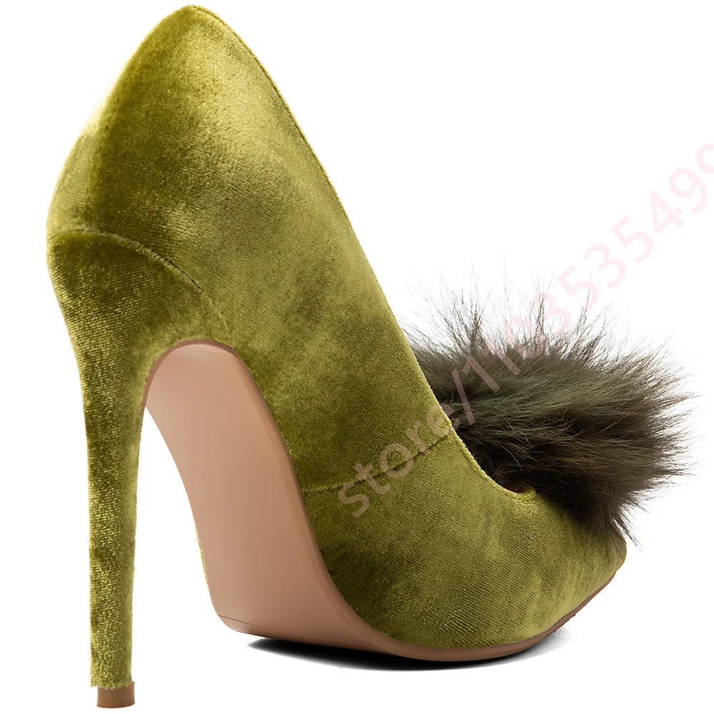 Zapatos de tacón alto con punta afilada y color verde oliva para mujer, adornados con pompones de piel, elegantes, ideales para fiestas, eventos de noche y bodas.