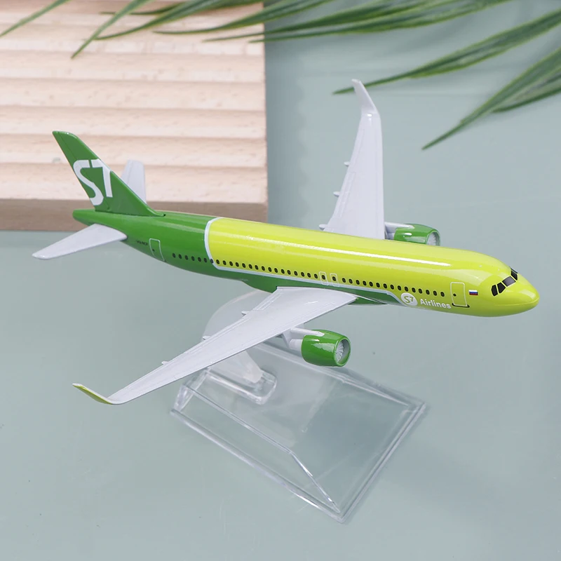 

♥ Набор из 1 шт. 16-сантиметровой зеленой литой металлической модели самолета Airbus A320 авиакомпании S7 Airlines (Россия, Сибирь) в масштабе 1:400, из сплава