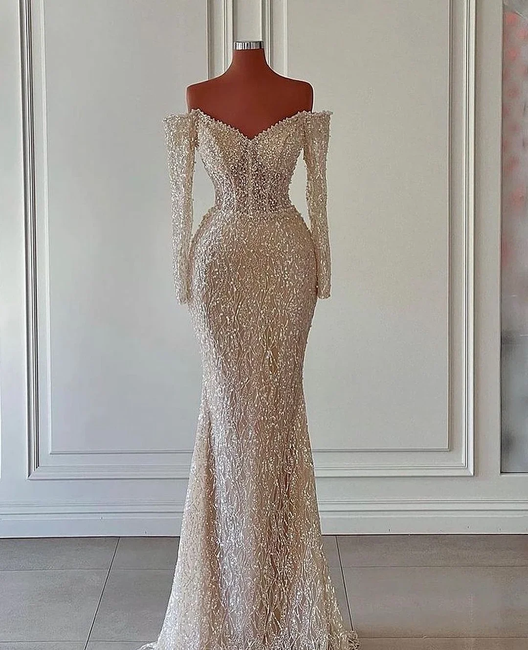 

Customized Vintage Mermaid Wedding Dresses For Women V-Neck Sequins Bridal Dress Long Sleeves Gown Skirt Vestido De Novia