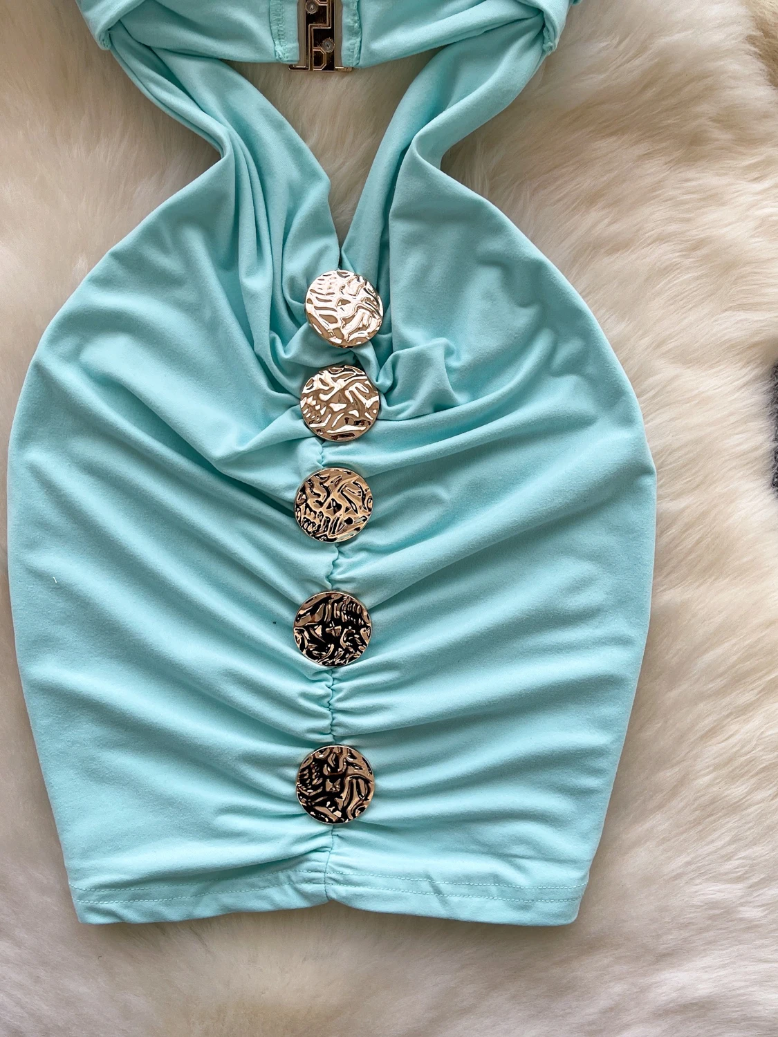 Foamlina Sexy Bottoni in metallo blu Halter Mini abito sexy Donna Estate calda senza maniche Backless Cut Out Slim Fit Abito da club increspato