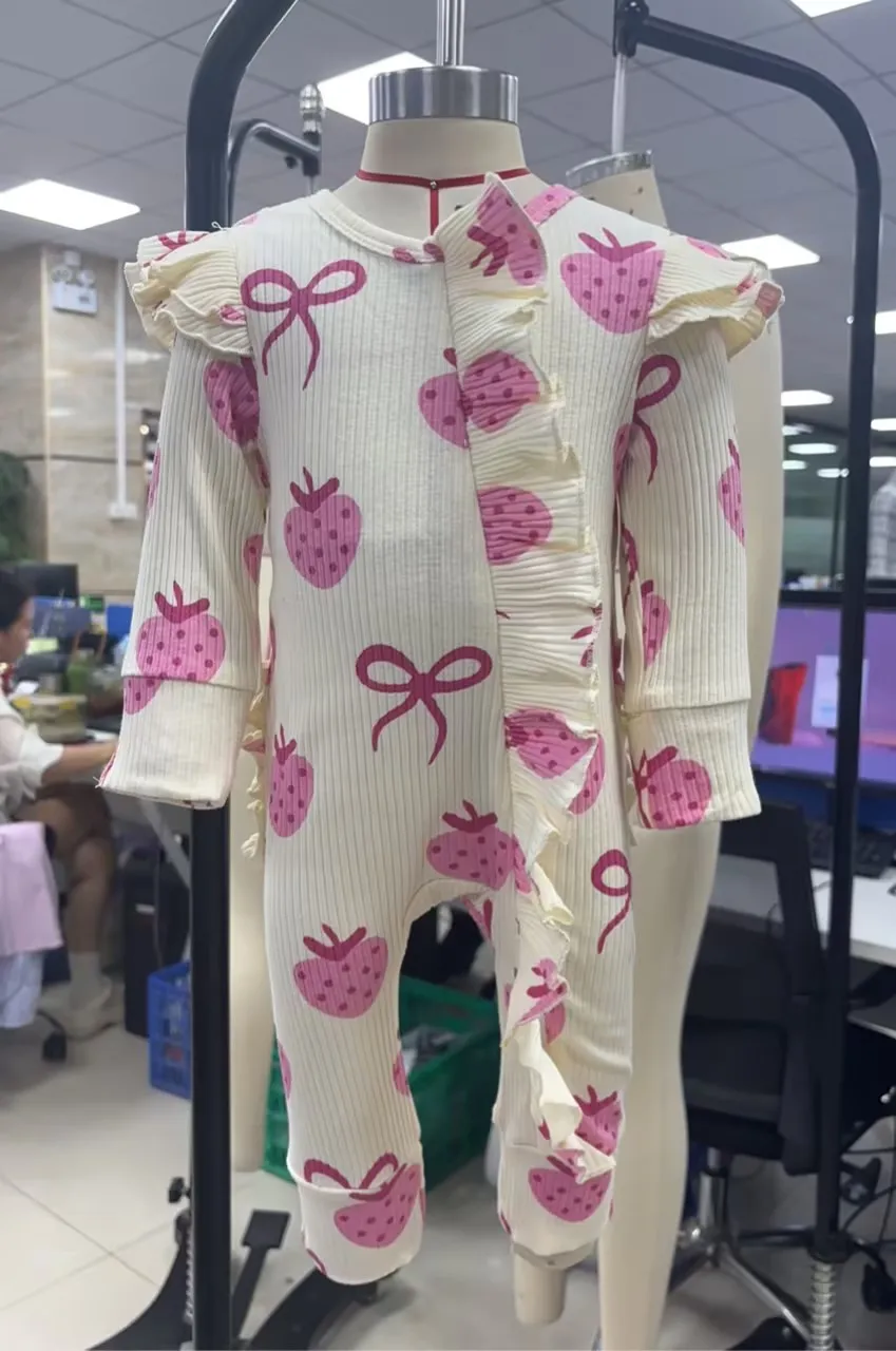 

Infant Baby Girls Romper Spring Autumn Strawberry Bow Printed Long Sleeve Jumpsuit with Headband Newborn Clothes