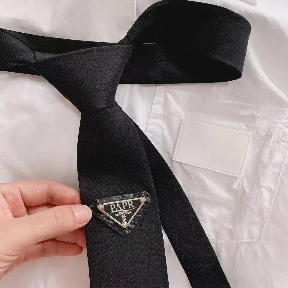 Corbata de Moño Negra Ajustable, Versátil para Hombres y Mujeres, Decoración para Camisa, Diseño de Flecha Moderno, Color Puro, Corbata para Adultos